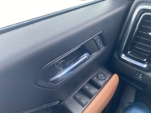 Used 2024 GMC Canyon AT4 image 16