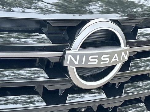New 2026 Nissan Pathfinder Platinum w/ Lighting Package FWD image 11