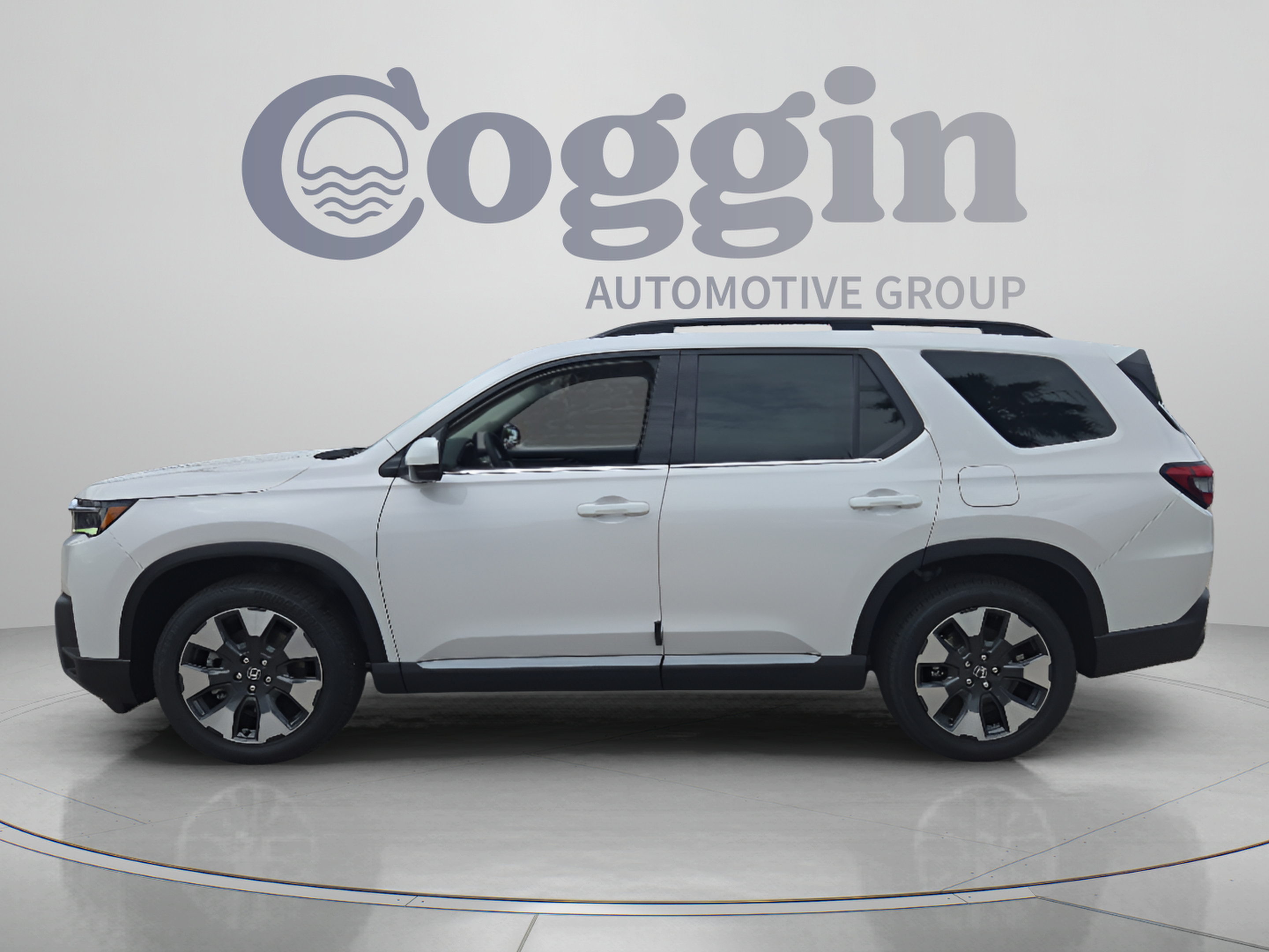New 2026 Honda Pilot Touring image 2