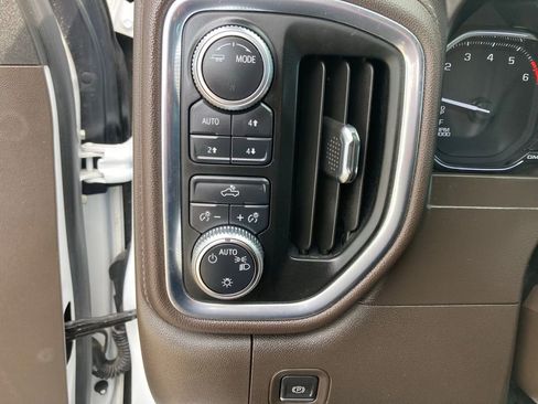 Used 2021 GMC Sierra 1500 SLE image 18