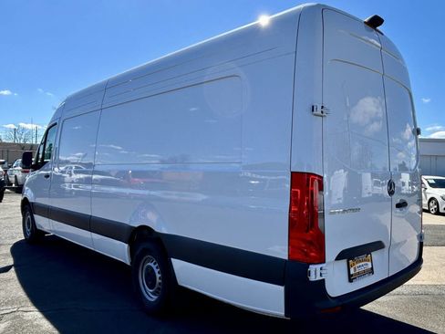 Used 2025 Mercedes-Benz Sprinter 2500 image 4