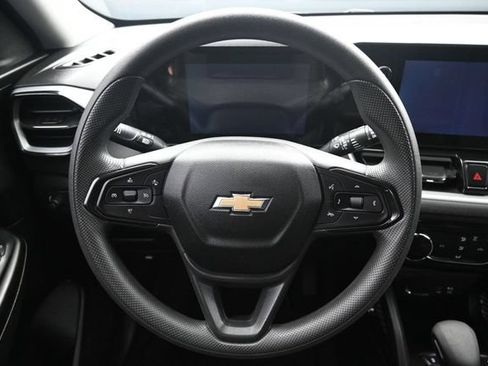 Used 2024 Chevrolet TrailBlazer LT w/ Driver Confidence Package FWD image 15