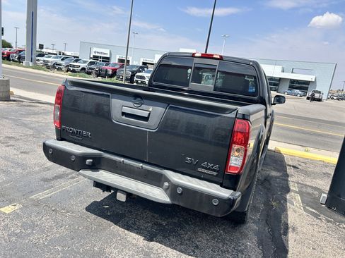Used 2020 Nissan Frontier SV w/ Midnight Edition Floor Mats AWD/4WD image 9