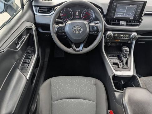 Used 2022 Toyota RAV4 XLE AWD/4WD image 11