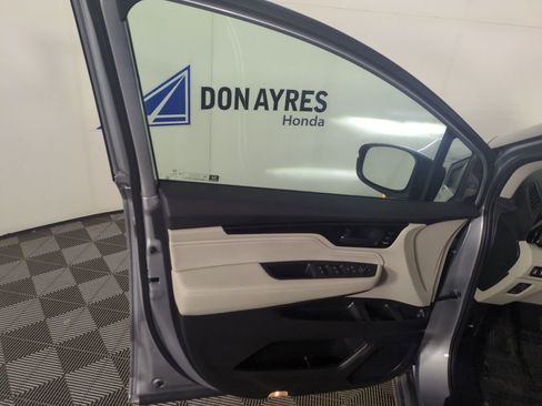 Certified 2025 Honda Odyssey Touring image 14