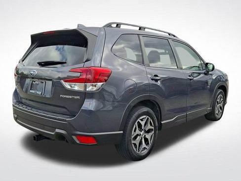 Used 2023 Subaru Forester Premium AWD/4WD image 6