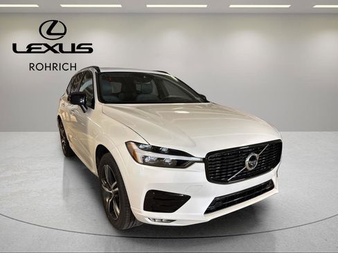 Used 2021 Volvo XC60 T5 R-Design w/ Advanced Package image 4