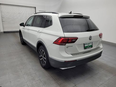 Used 2021 Volkswagen Tiguan SE w/ Panoramic Sunroof Package FWD image 5