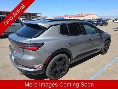 Used 2024 Chevrolet Equinox EV RS FWD image 3