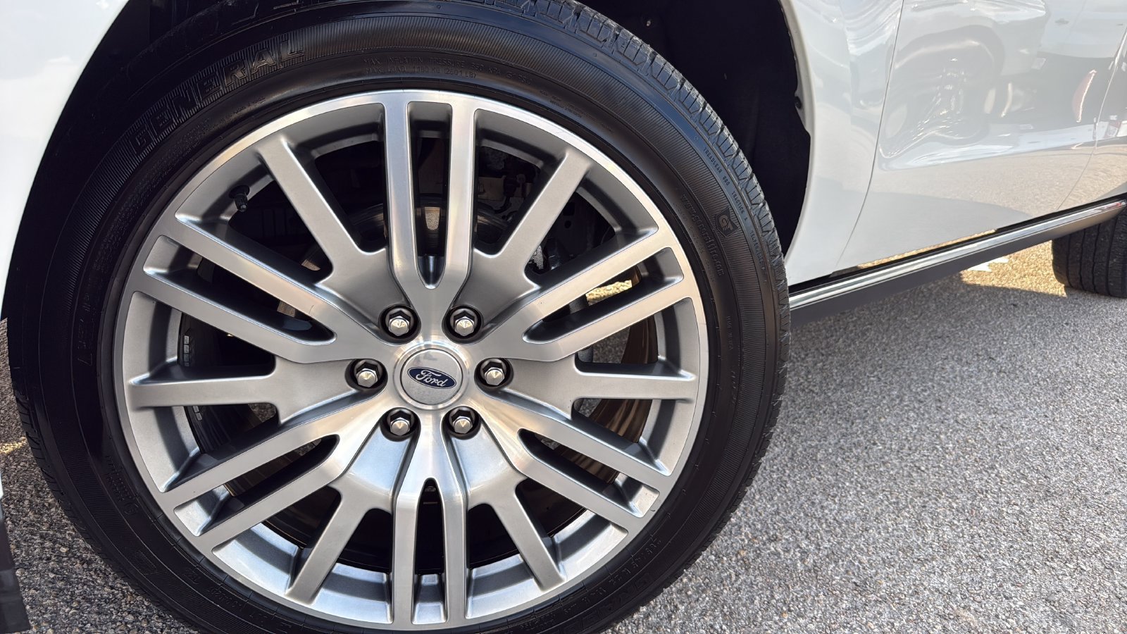 Used 2022 Ford Expedition Limited RWD image 29