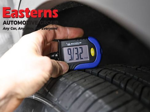 Used 2022 Mercedes-Benz GLC 300 4MATIC w/ Premium Package Lite image 27