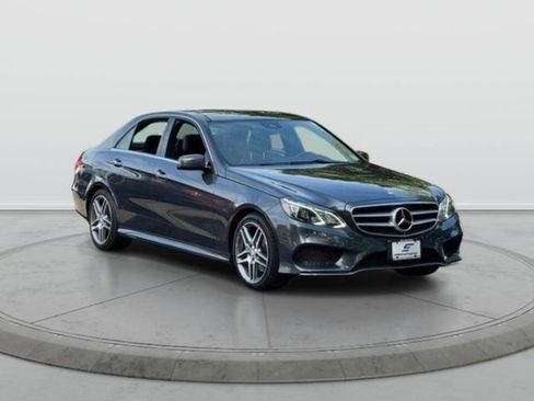 Used 2016 Mercedes-Benz E 400 Sedan image 1