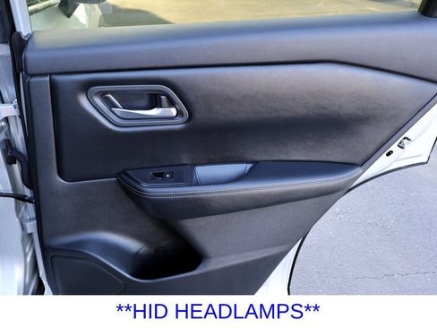Used 2025 Nissan Rogue SV FWD image 18