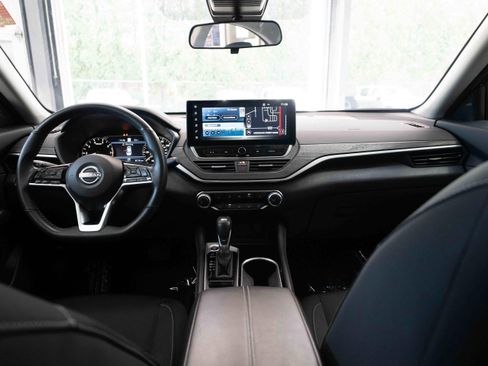 Used 2024 Nissan Altima 2.5 SV w/ SV Premium Package image 20