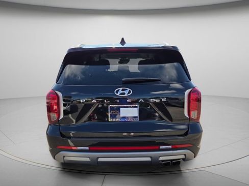 Used 2024 Hyundai Palisade SEL FWD image 5