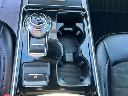 Certified 2020 Ford Edge ST-Line w/ Cold Weather Package image 22