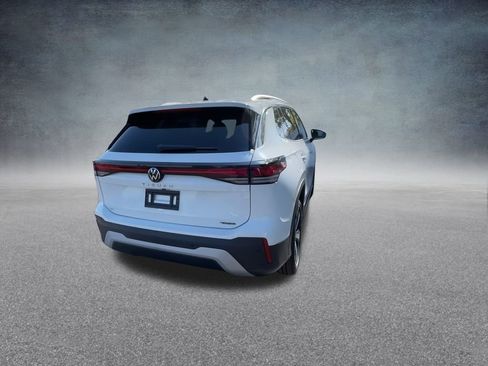 New 2025 Volkswagen Tiguan SE image 19