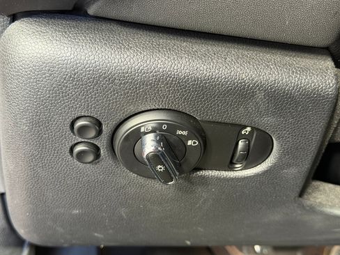 Used 2019 MINI Cooper 2-Door Hardtop FWD image 17