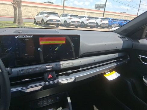 New 2026 Kia K4 GT-Line w/ GT-Line Premium Package FWD image 9