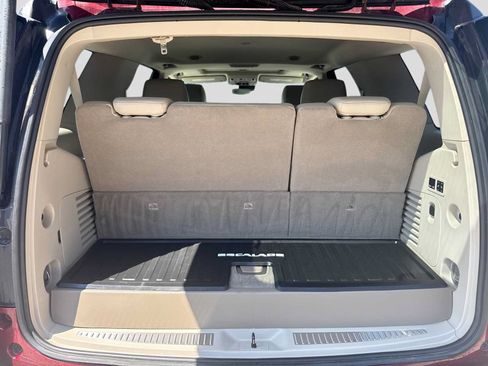 Used 2019 Cadillac Escalade Luxury w/ LPO, Radiant Package AWD/4WD image 36