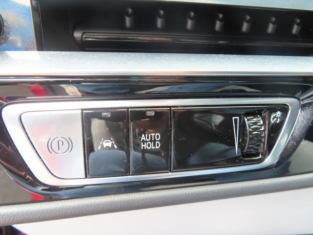 Certified 2024 Cadillac Lyriq Sport AWD/4WD image 35