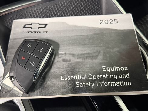 Used 2025 Chevrolet Equinox LT image 20