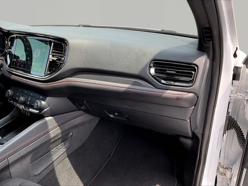 Used 2025 Dodge Durango GT AWD/4WD image 26