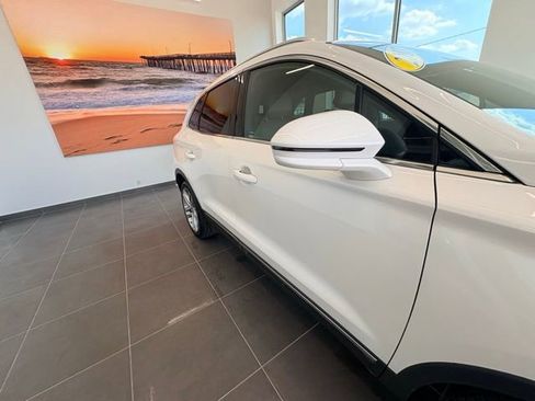 Used 2017 Lincoln MKC Reserve w/ Lincoln MKC Climate Package AWD/4WD image 12