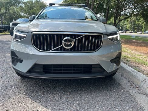 Used 2025 Volvo XC40 B5 Core w/ Protection Package Premier AWD/4WD image 3