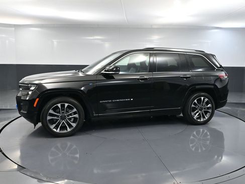 Used 2022 Jeep Grand Cherokee Overland w/ Luxury Tech Group IV image 11