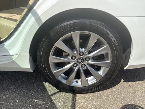 Used 2017 Toyota Camry XLE w/ Moonroof Package image 19
