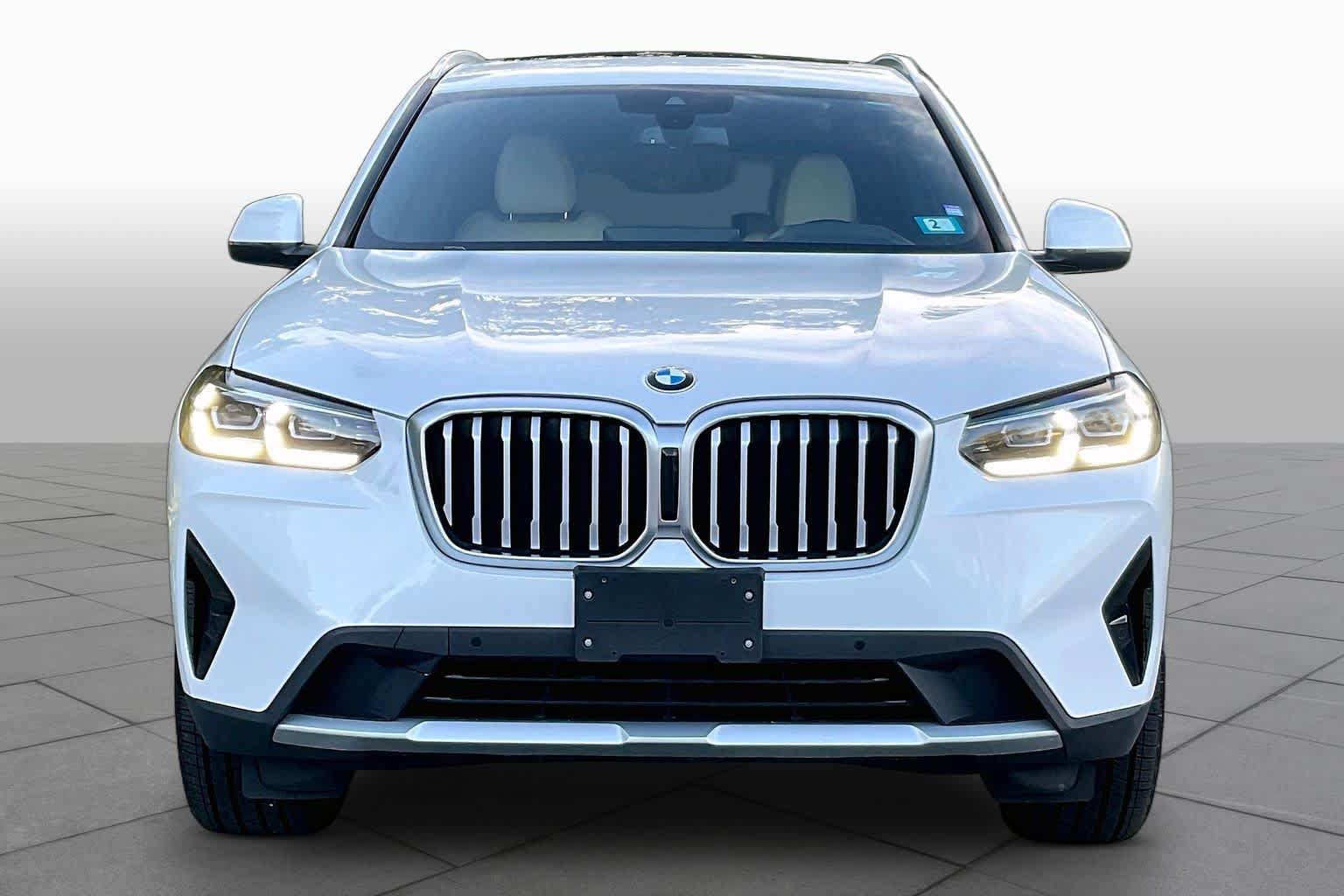 Used 2024 BMW X3 xDrive30i w/ Premium Package w/ZPA AWD/4WD image 3
