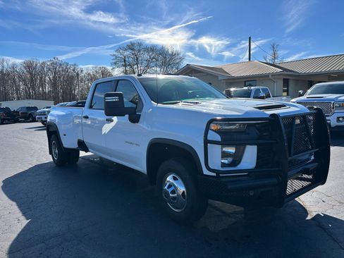 Used 2020 Chevrolet Silverado 3500 W/T w/ WT Convenience Package image 3