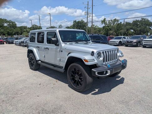 Used 2023 Jeep Wrangler Unlimited Sahara AWD/4WD image 1