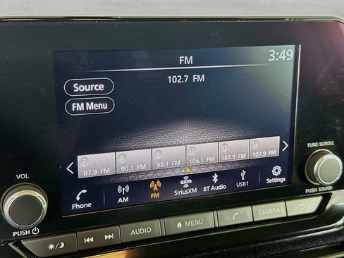 Used 2025 Nissan Pathfinder SV image 21