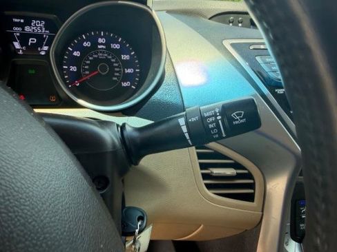 Used 2013 Hyundai Elantra Limited FWD image 22