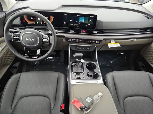 New 2026 Kia Carnival EX image 21