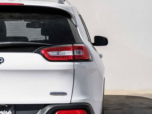 Used 2018 Jeep Cherokee Latitude image 48