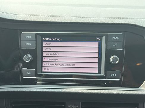 Used 2019 Volkswagen Jetta SE FWD image 10