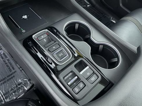 Used 2024 Honda Pilot Touring image 31
