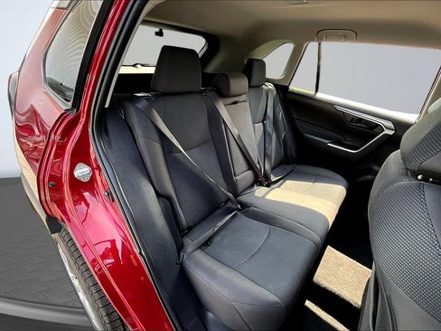 Used 2022 Toyota RAV4 LE FWD image 22