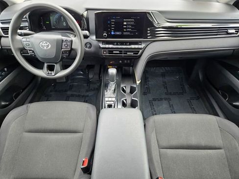 Used 2025 Toyota Camry LE image 12