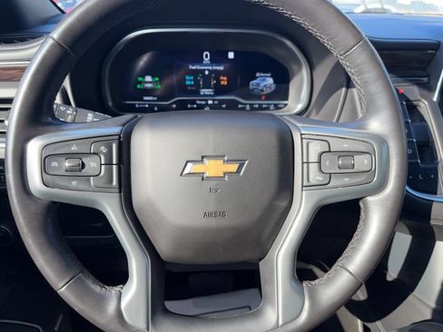 Used 2023 Chevrolet Suburban LT RWD image 11