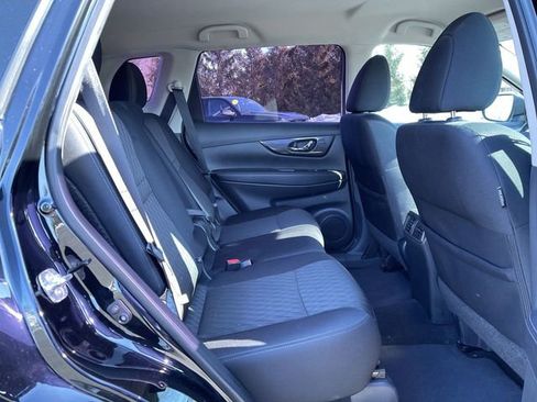Used 2018 Nissan Rogue S image 25