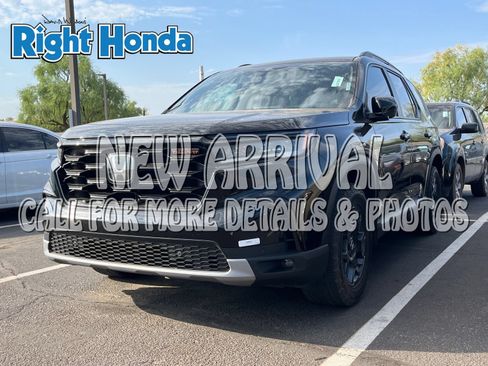Used 2023 Honda Pilot TrailSport image 1