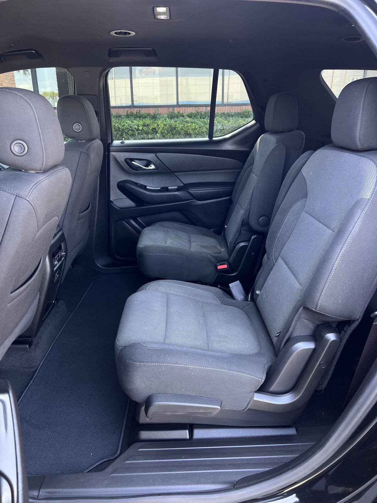Used 2024 Chevrolet Traverse LT FWD image 16