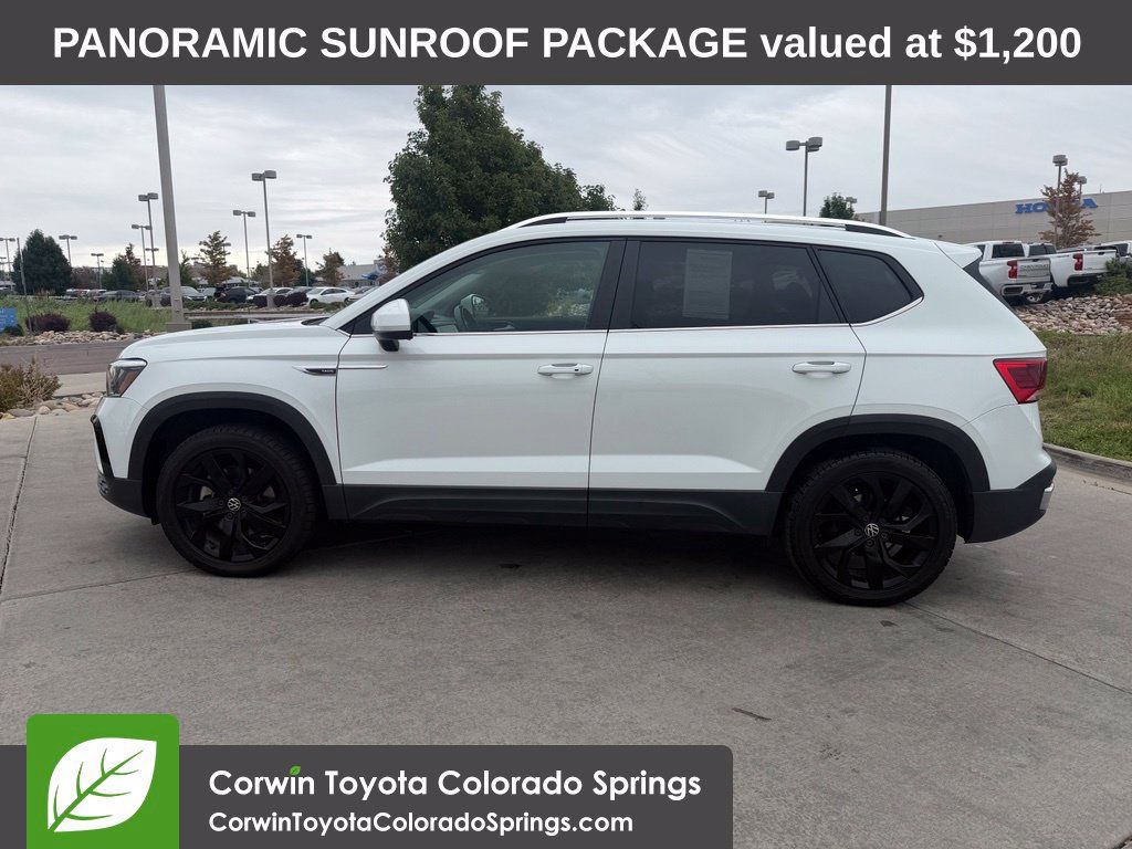 Used 2022 Volkswagen Taos SE w/ Panoramic Sunroof Package AWD/4WD image 5