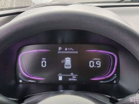 Used 2023 Kia Soul LX image 18