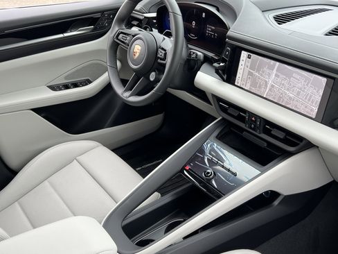 New 2026 Porsche Macan 4 Electric image 11