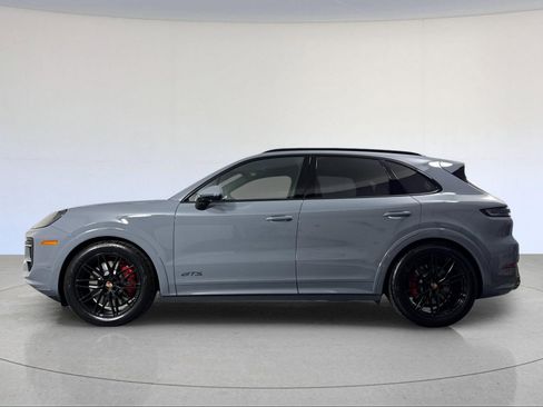 New 2026 Porsche Cayenne GTS image 2
